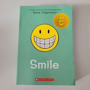 Smile by Raina Telgemeier Paperback Book